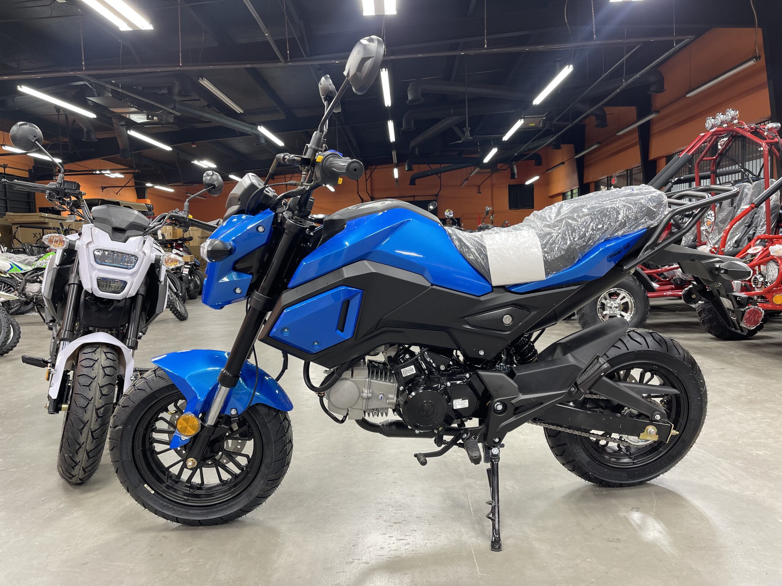 Vader 125cc Street-Legal Motorcycle, Manual Transmission, 4-Stroke Single Cylinder, Air-Cooled